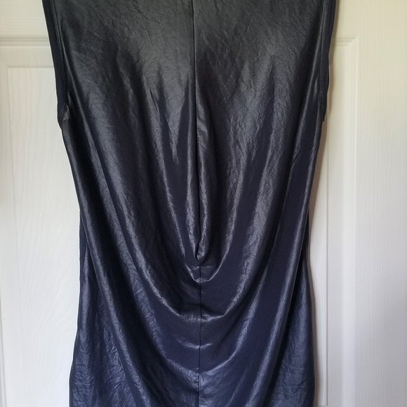 Sheer Sleeveless top Size Medium - Picture 3 of 3